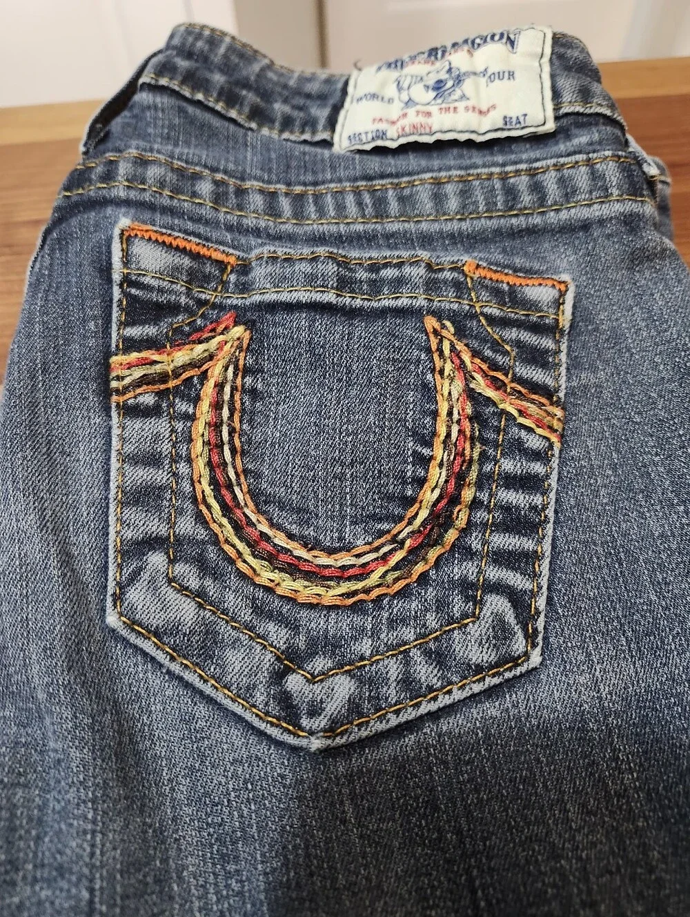Vintage, True Religion Women’s Rainbow Pocket Embroidery Stitch Low-rise Jeans. - Picture 4 of 14